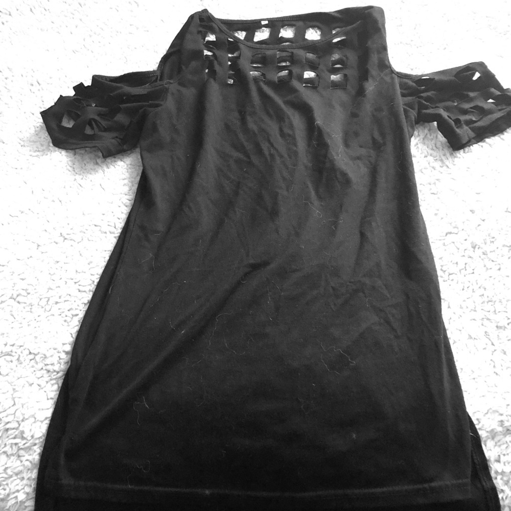 Cold Shoulder Cutout Top